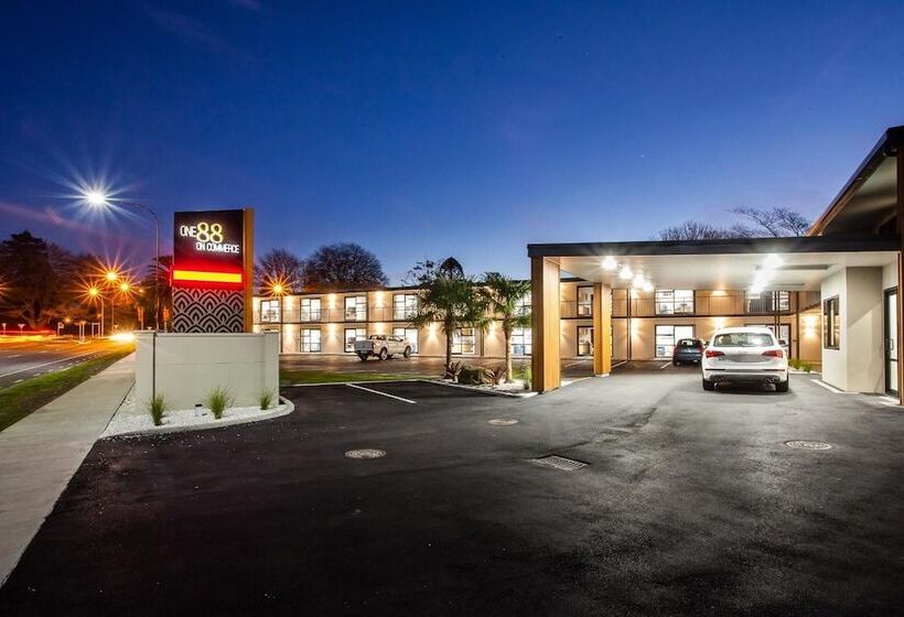 Motel One88 On Commerce