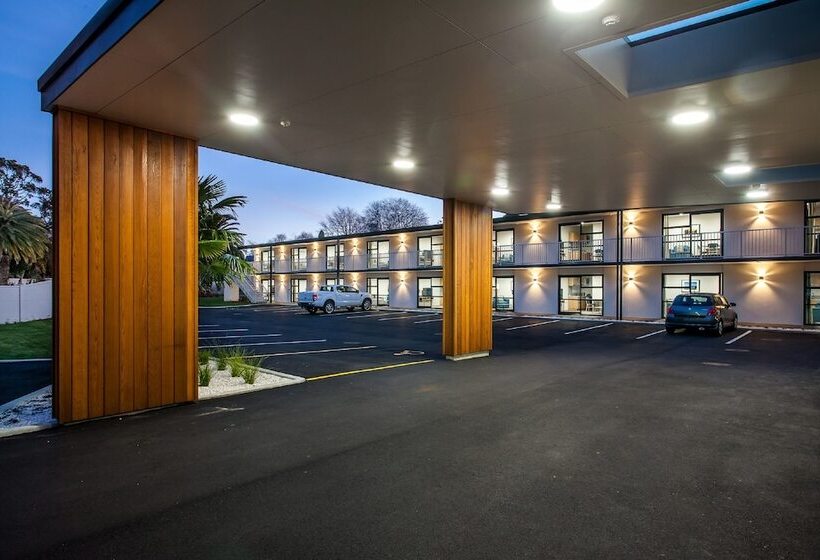 Motel One88 On Commerce