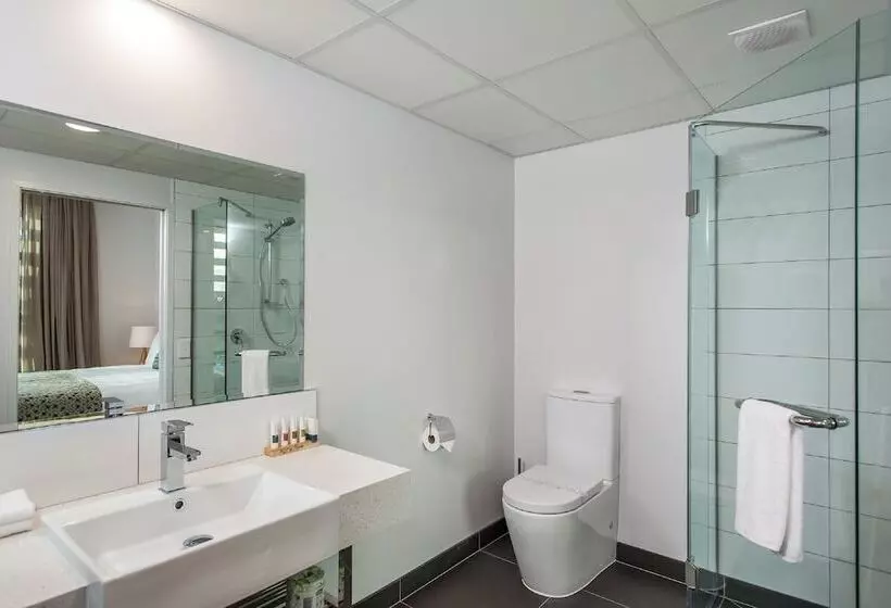 فندق على الطريق One88 On Commerce