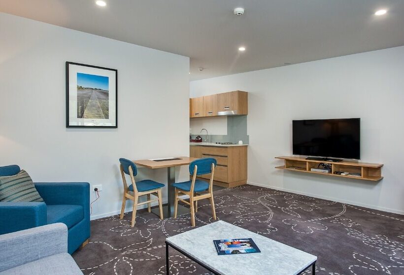 Motel One88 On Commerce