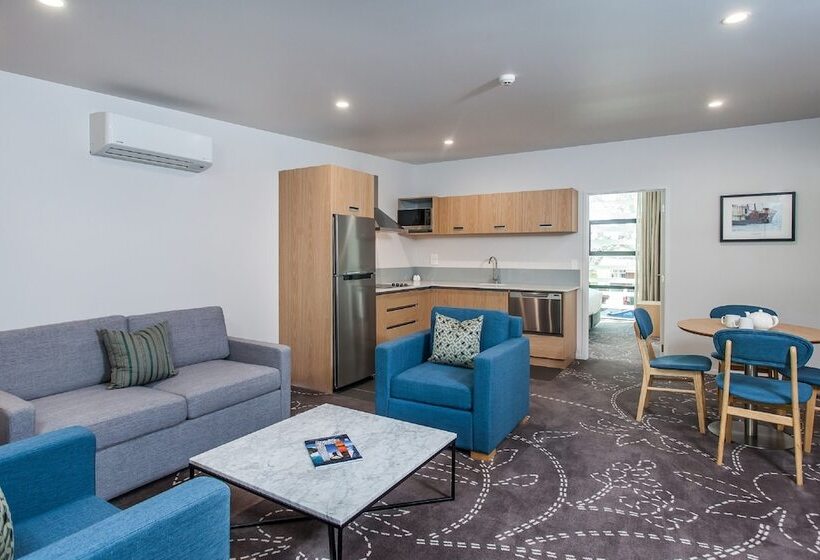 Motel One88 On Commerce