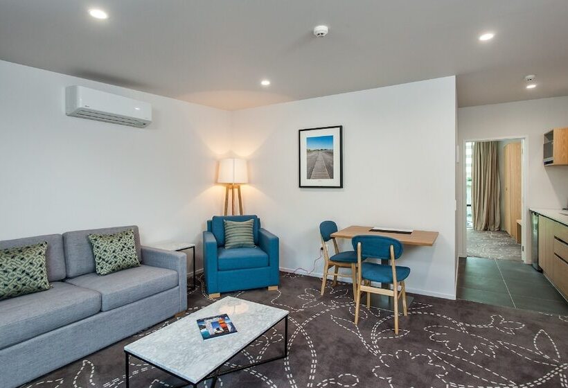 Motel One88 On Commerce