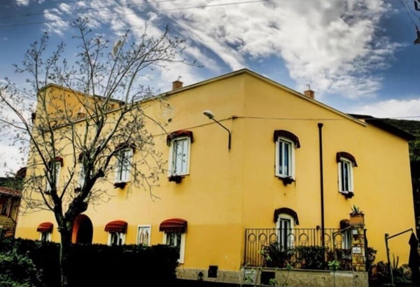 פנסיון San Leucio Resort