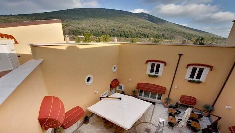 פנסיון San Leucio Resort