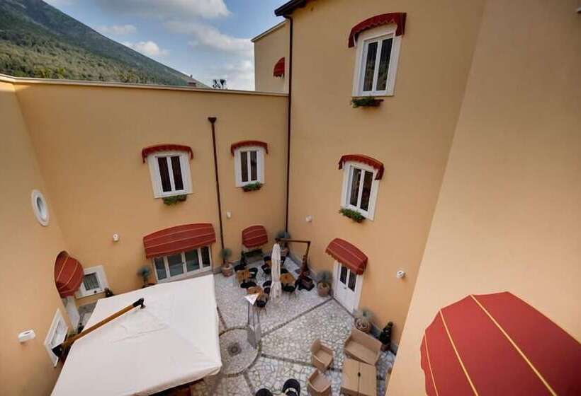 פנסיון San Leucio Resort