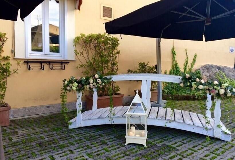 פנסיון San Leucio Resort