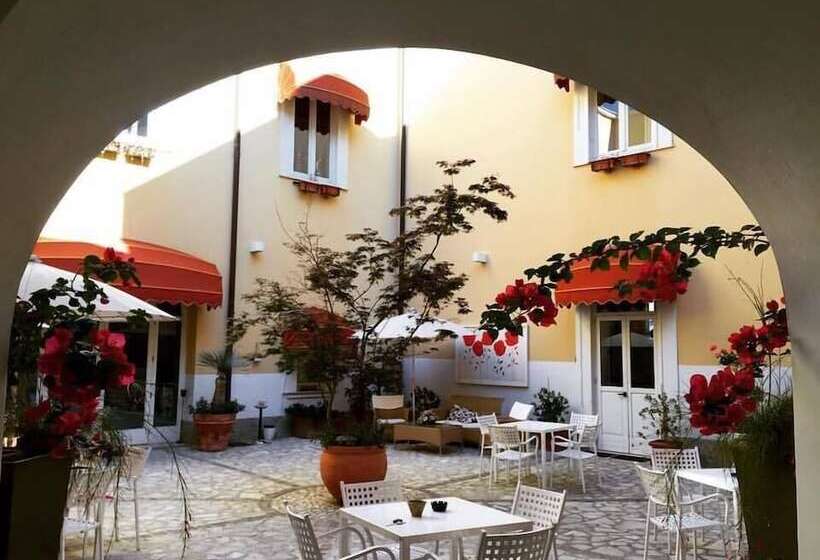 פנסיון San Leucio Resort