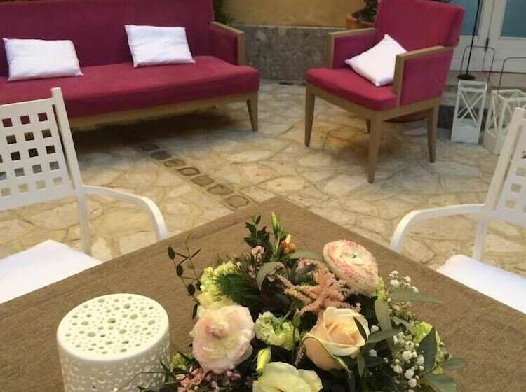 פנסיון San Leucio Resort