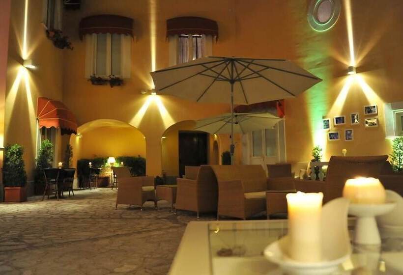 פנסיון San Leucio Resort