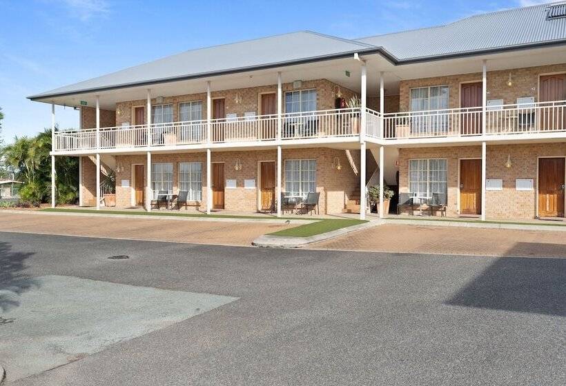 Coopers Colonial Motel