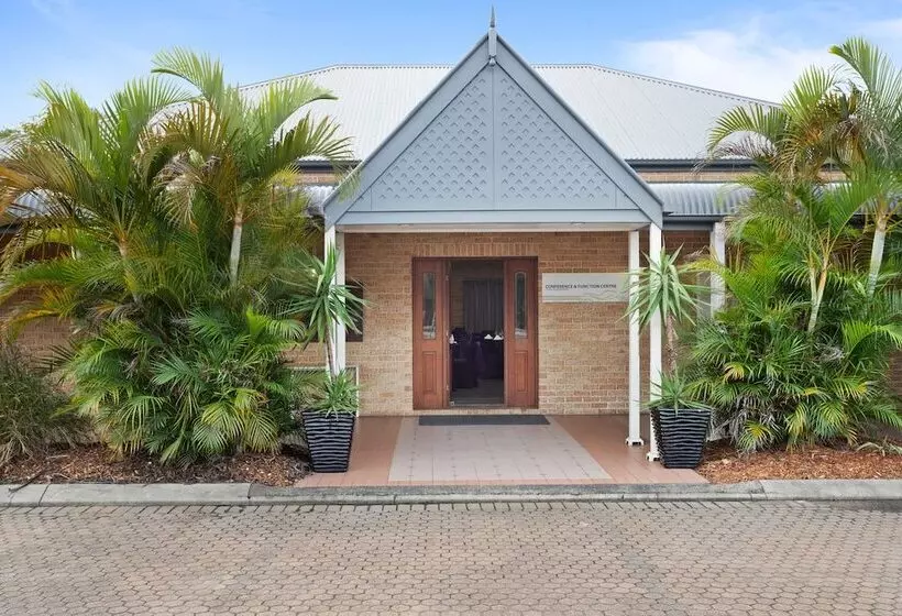 Coopers Colonial Motel