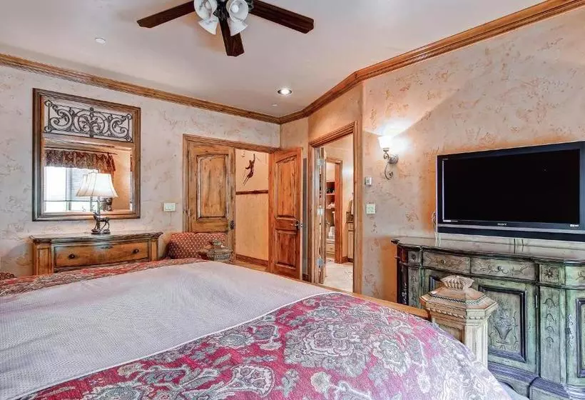 202 Highlands Slopeside