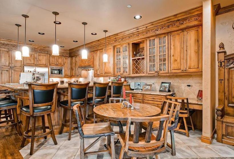 202 Highlands Slopeside