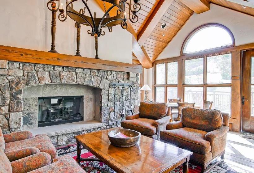 202 Highlands Slopeside