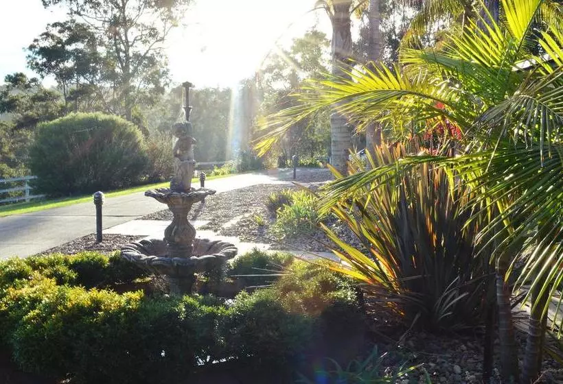 Отель Batemans Bay Manor  Bed And Breakfast