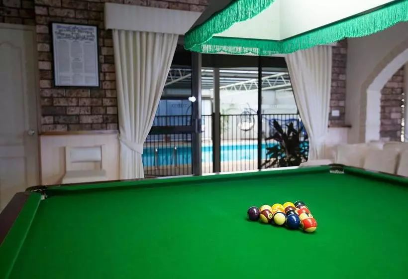 Отель Batemans Bay Manor  Bed And Breakfast