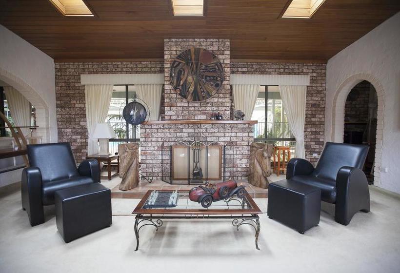 Hotel Batemans Bay Manor  Bed And Breakfast