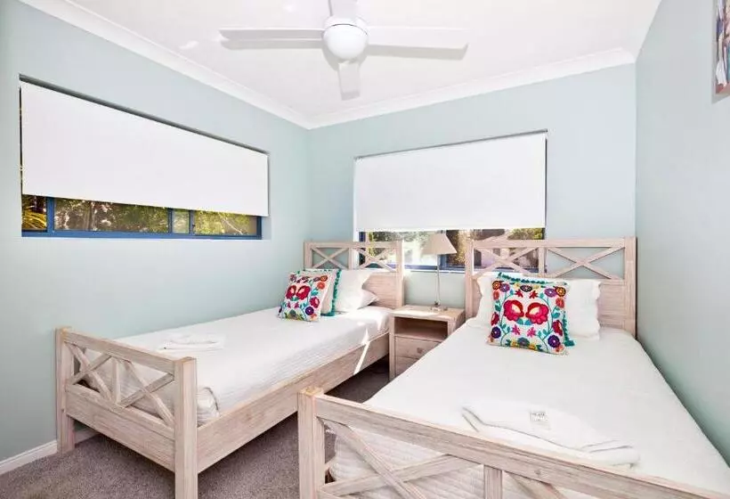 هتل Bella Mare Coolangatta Beachside Apartments