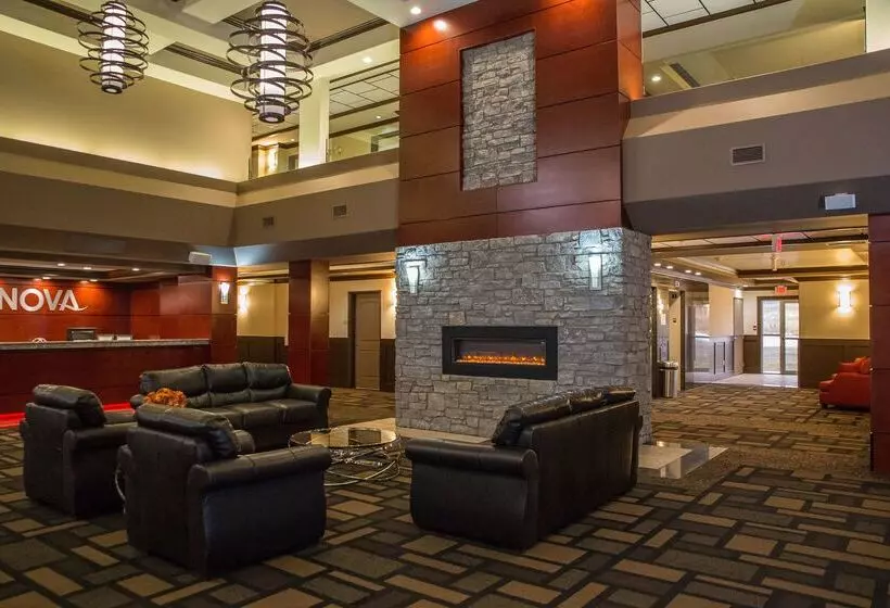 Отель Chateau Nova Peace River