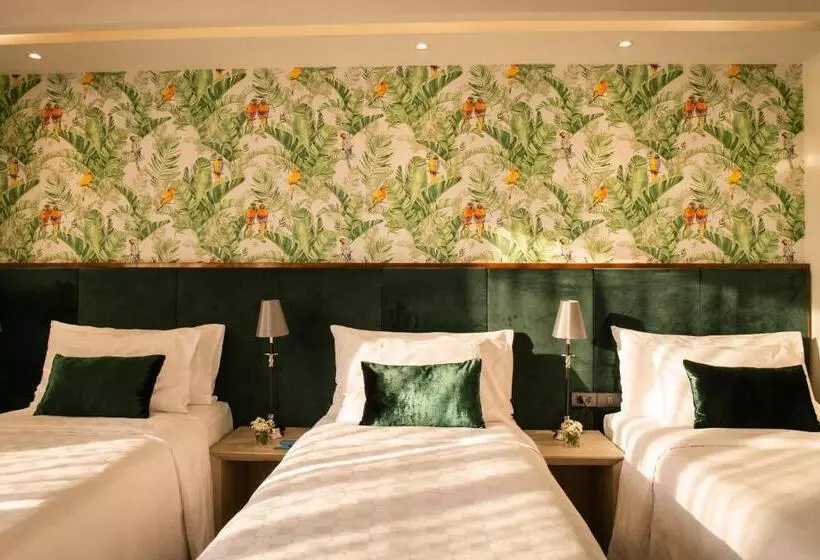 Clover Asoke   Sha Extra Plus