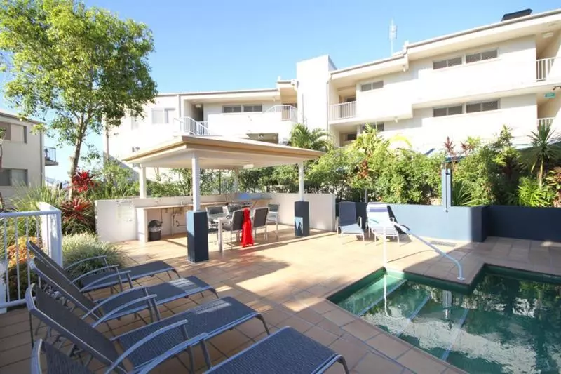 호텔 Coolum Seaside Apartments