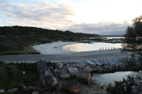 Отель Hillcrest Tourist Park Cabin