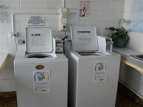 Отель Hillcrest Tourist Park Cabin