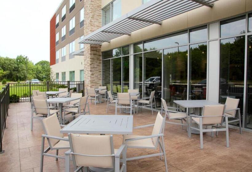 בית מלון כפרי Holiday Inn Express & Suites Oswego, An Ihg