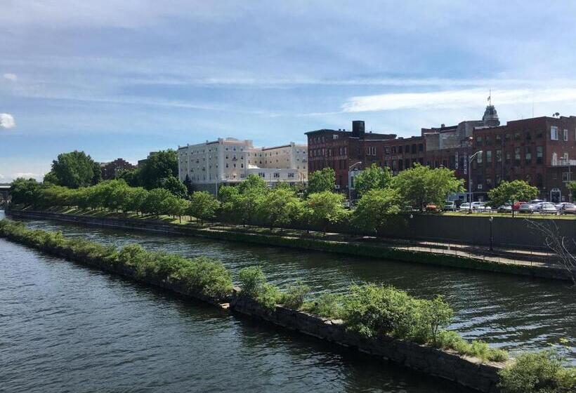 בית מלון כפרי Holiday Inn Express & Suites Oswego, An Ihg