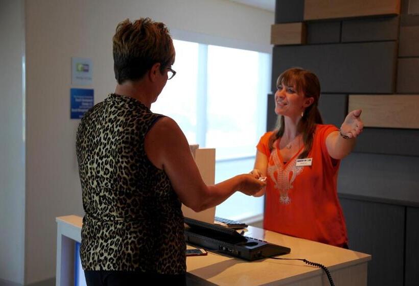 בית מלון כפרי Holiday Inn Express & Suites Oswego, An Ihg