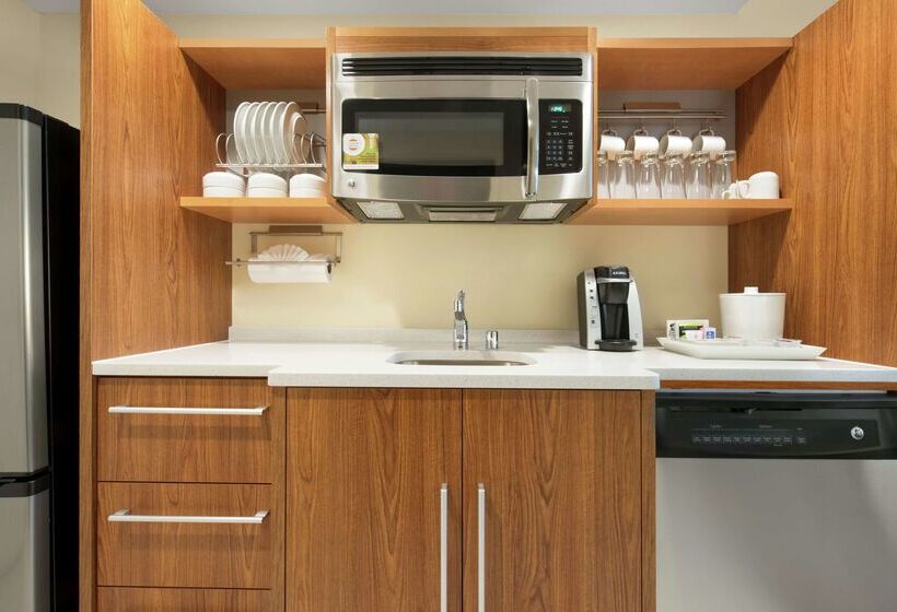 فندق Home2 Suites By Hilton Milwaukee Airport