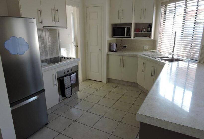 ホテル Koola Beach Apartments Bargara