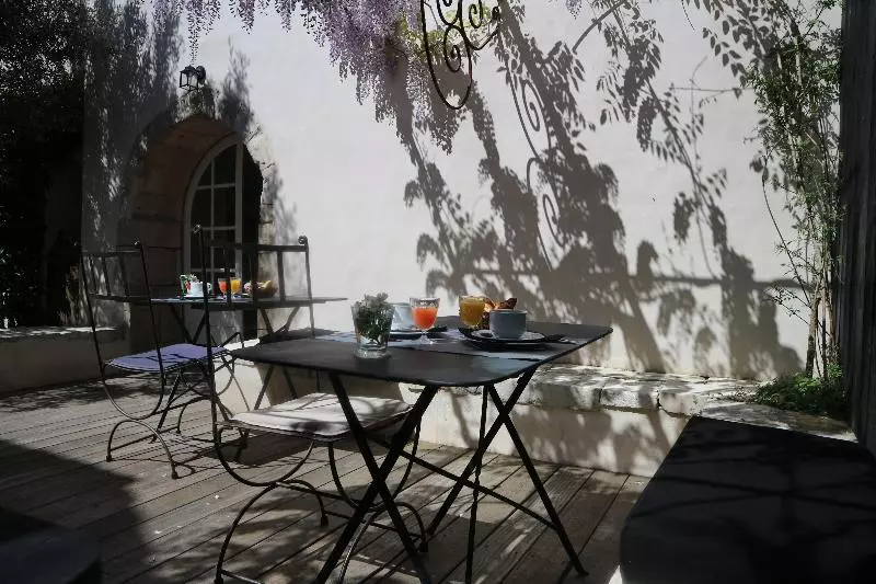 Hotel La Maison Douce