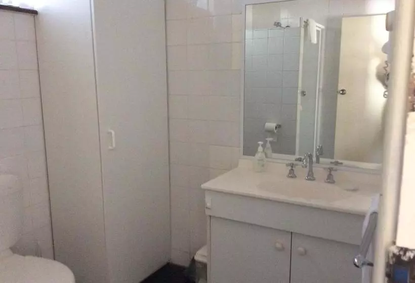 هتل Telopea Court