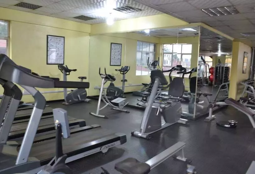 هتل Valencia Kampala