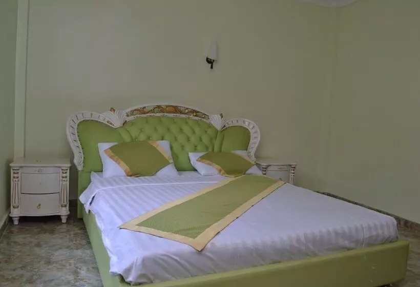 هتل Valencia Kampala