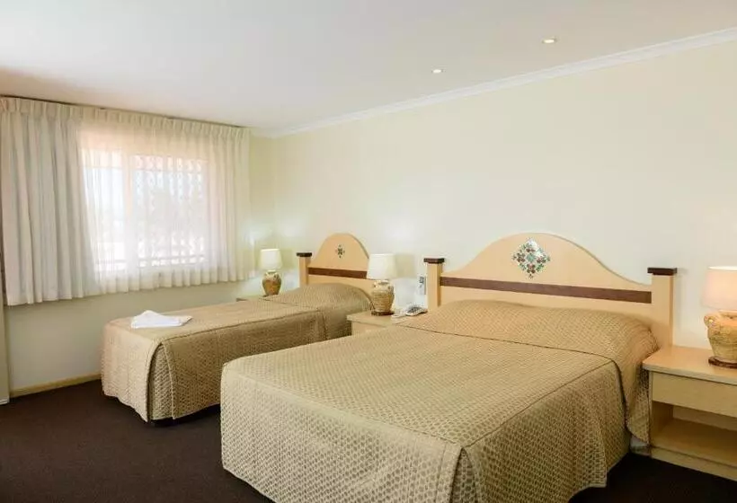 هتل Villa Mirasol Motor Inn