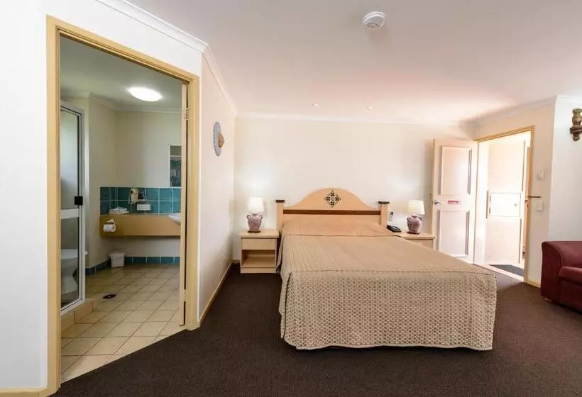 هتل Villa Mirasol Motor Inn