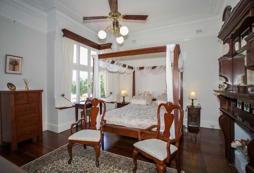 بنسيون Danum House Bed & Breakfast