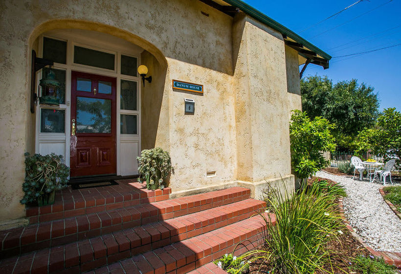 بنسيون Danum House Bed & Breakfast