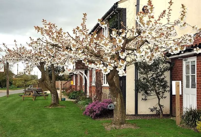 Aamiaismajoitus (B&B) The Longham White Horse