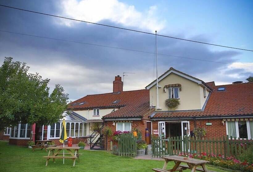 Bed and Breakfast The Longham White Horse