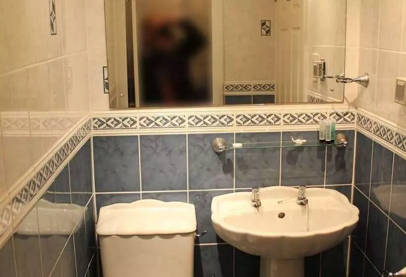 Aamiaismajoitus (B&B) The Longham White Horse