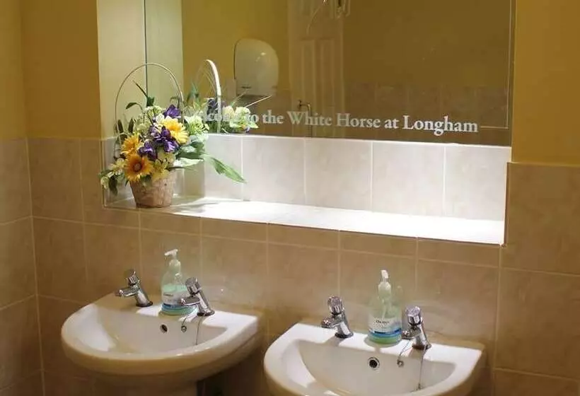 Aamiaismajoitus (B&B) The Longham White Horse