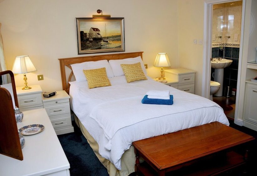 Bed and Breakfast The Longham White Horse