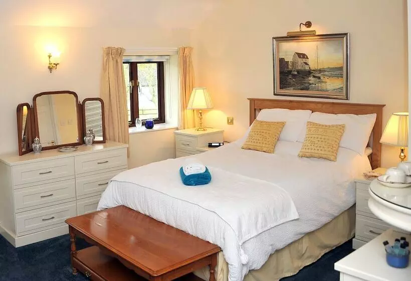 Aamiaismajoitus (B&B) The Longham White Horse