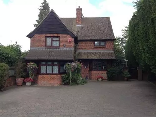 تختخواب و صبحانه Tudor Cottage