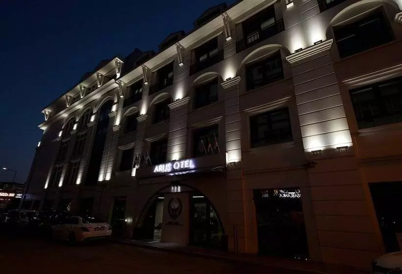 هتل Arus