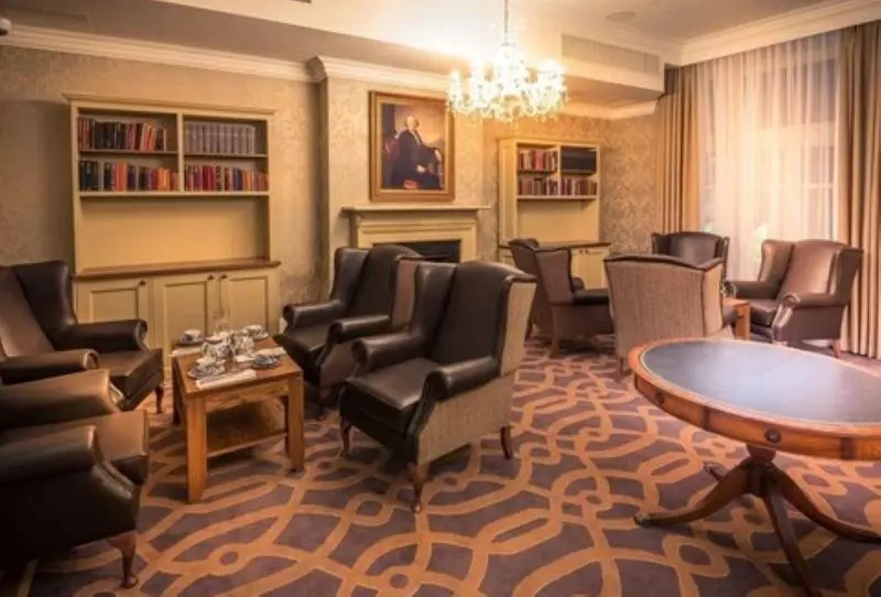 هتل Bishop S Gate