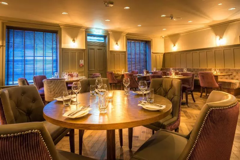 هتل Bishop S Gate